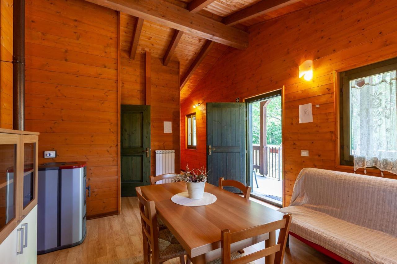 Villaggio Anemone Chalet Fragolina Capanne di Sillano Exteriör bild